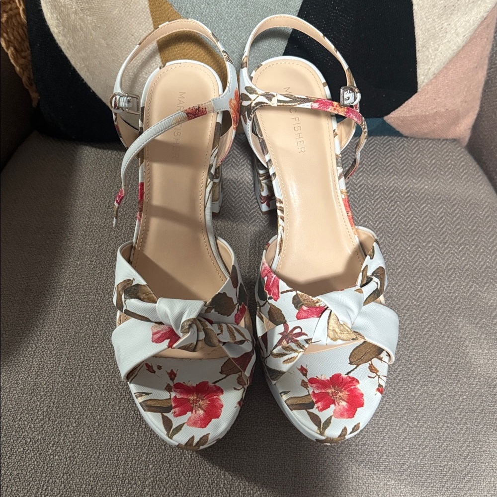 Marc Fisher blue and Red Floral Platform Sandals - Picture 2 of 5